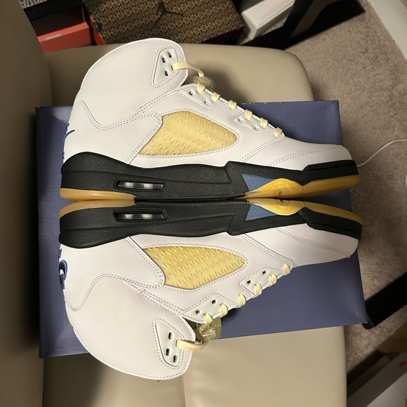 A Ma Maniere X Jordan 5 - Picture 6 of 7